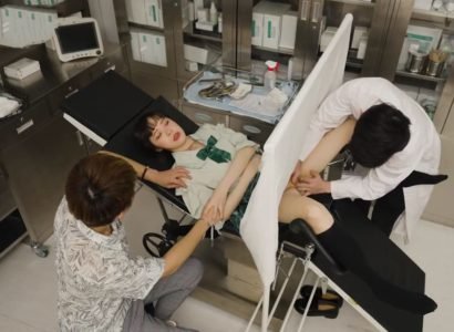 Bệnh nhân uông thuốc hôn mê khi cởi quần chíp được bác sĩ lợi dụng